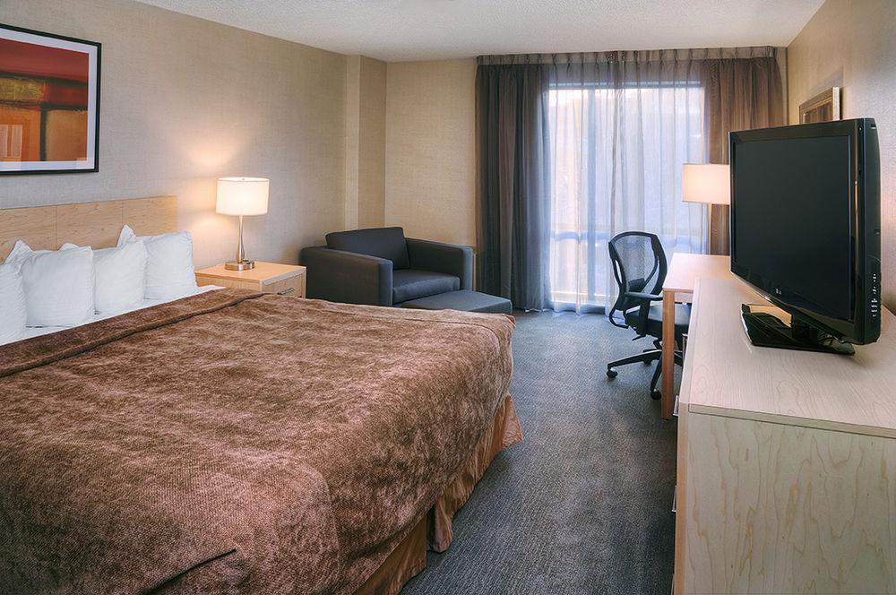 Quality Inn And Suites Montreal East Zewnętrze zdjęcie